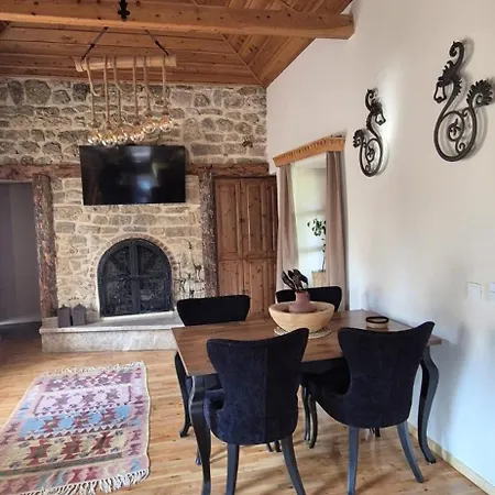 Mondovilla A Charming In Ancient Near The Theatre Just 60 Meters From The * シダ